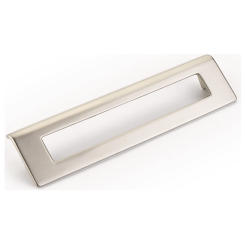Finestrino Angled Rectangular Pull - Satin Nickel
